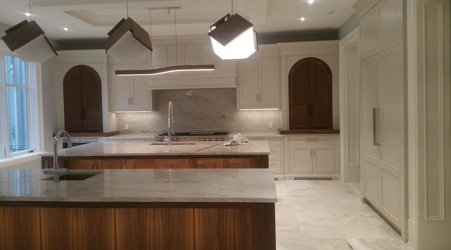 Walnut Island Kitchen — custom kitchens in Barrie, Ontario